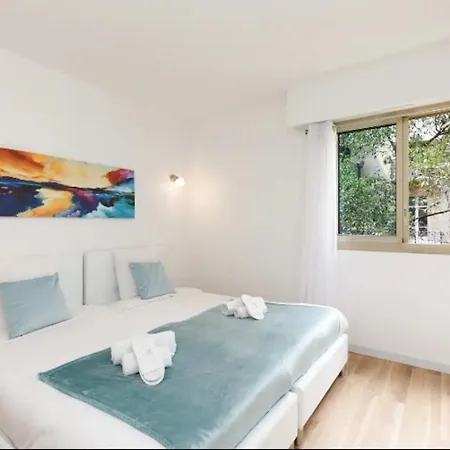 Aurelie Apartment